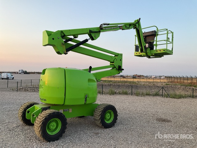 2008 JLG 450AJ 4WD Diesel Articulating Boom Lift - Nacelle articulée: photos 2 2008 JLG 450AJ 4WD Diesel Articulating Boom Lift - Nacelle articulée: photos 2