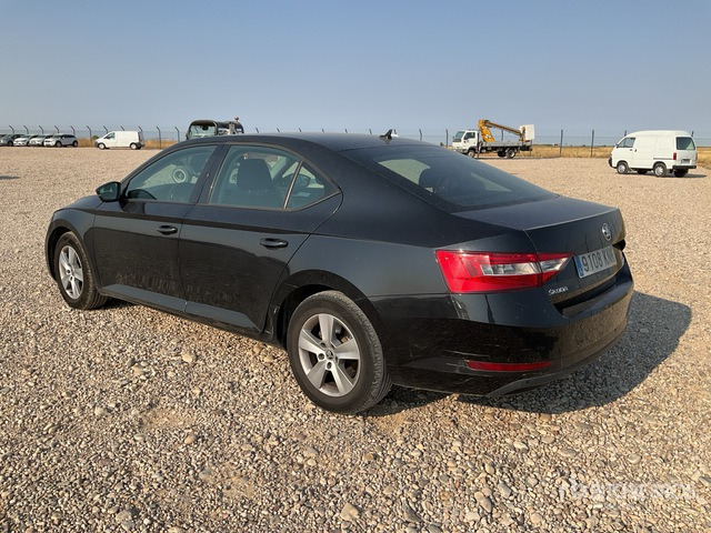 2018 Skoda Superb Automobile - Voiture: photos 3 2018 Skoda Superb Automobile - Voiture: photos 3
