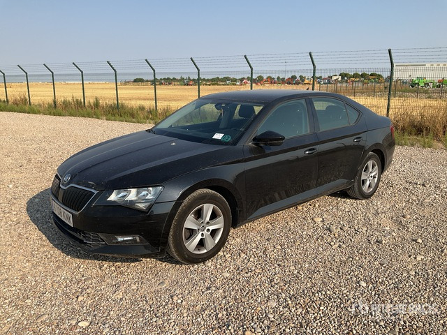2018 Skoda Superb Automobile - Voiture: photos 1 2018 Skoda Superb Automobile - Voiture: photos 1