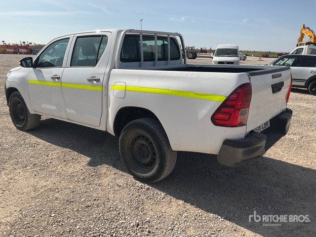 2019 Toyota Hilux 4x4 Crew Cab Pickup - Pick-up: photos 3 2019 Toyota Hilux 4x4 Crew Cab Pickup - Pick-up: photos 3