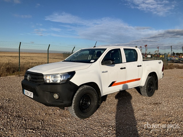 2019 Toyota Hilux 4x4 Crew Cab Pickup - Pick-up: photos 2 2019 Toyota Hilux 4x4 Crew Cab Pickup - Pick-up: photos 2