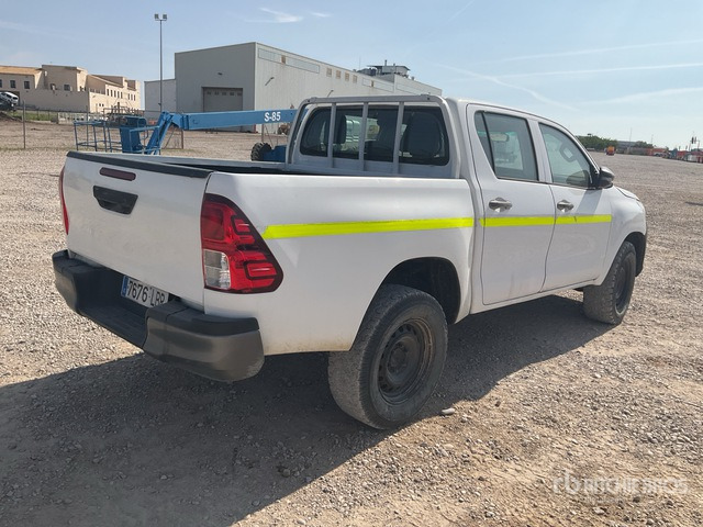 2019 Toyota Hilux 4x4 Crew Cab Pickup - Pick-up: photos 4 2019 Toyota Hilux 4x4 Crew Cab Pickup - Pick-up: photos 4
