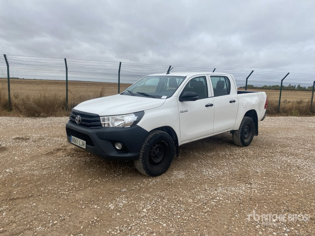 2019 Toyota Hilux 4x4 Pickup - Pick-up: photos 2 2019 Toyota Hilux 4x4 Pickup - Pick-up: photos 2