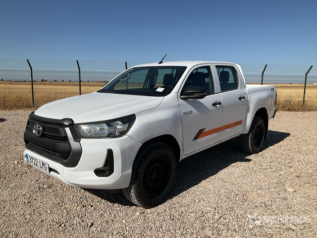 2021 Toyota Hilux 4x4 Crew Cab Pickup - Pick-up: photos 2 2021 Toyota Hilux 4x4 Crew Cab Pickup - Pick-up: photos 2
