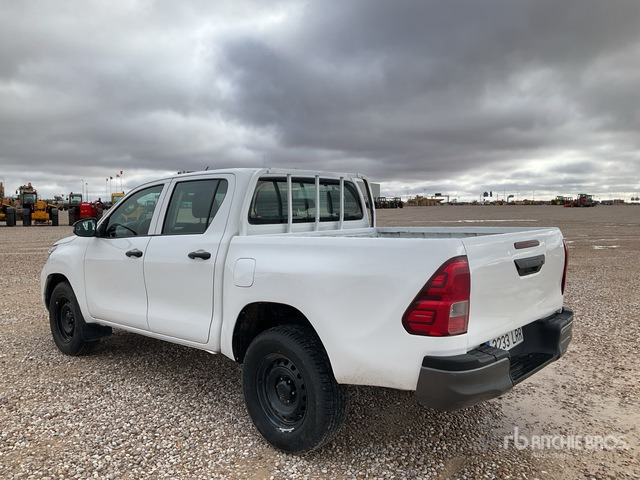 2021 Toyota Hilux 4x4 Crew Cab Pickup - Pick-up: photos 1 2021 Toyota Hilux 4x4 Crew Cab Pickup - Pick-up: photos 1