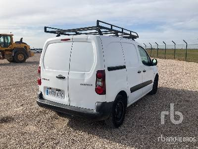 PEUGEOT PARTNER - Fourgon utilitaire: photos 3 PEUGEOT PARTNER - Fourgon utilitaire: photos 3