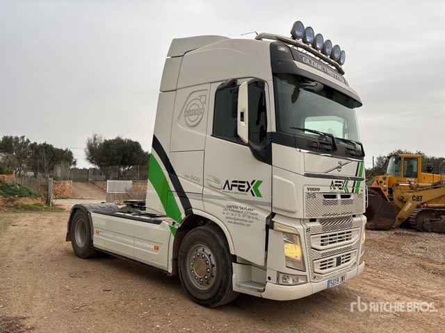 2013 Volvo FH500 4x2 S/A Sleeper Truck Tractor - Tracteur routier: photos 2 2013 Volvo FH500 4x2 S/A Sleeper Truck Tractor - Tracteur routier: photos 2
