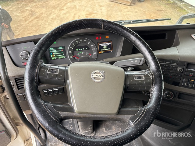 2013 Volvo FH500 4x2 S/A Sleeper Truck Tractor - Tracteur routier: photos 4 2013 Volvo FH500 4x2 S/A Sleeper Truck Tractor - Tracteur routier: photos 4