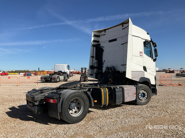 2015 Renault T530 4x2 S/A Sleeper Truck Tractor - Tracteur routier: photos 4 2015 Renault T530 4x2 S/A Sleeper Truck Tractor - Tracteur routier: photos 4