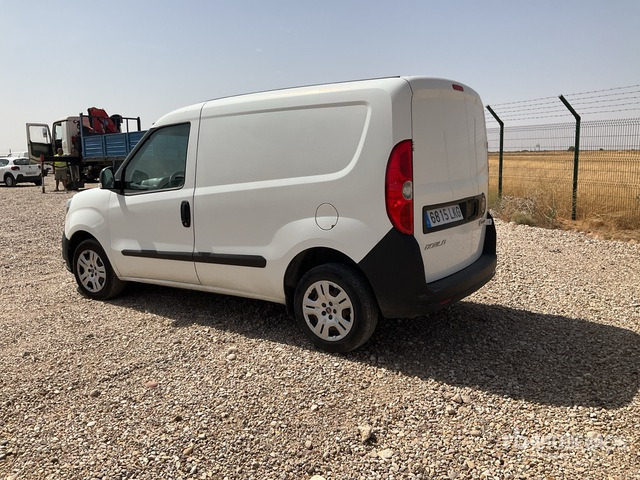2021 Fiat Doblo Cargo Van - Véhicule utilitaire: photos 3 2021 Fiat Doblo Cargo Van - Véhicule utilitaire: photos 3