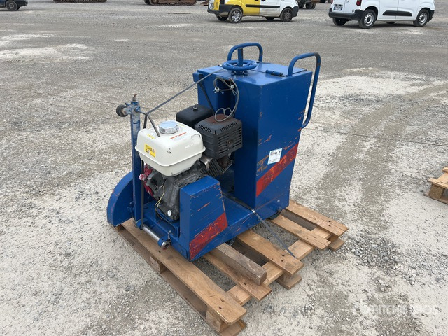 1997 Clipper CS1 Asphalt Cutter :Misc. Asphalt Equipment - Travaux routiers: photos 2 1997 Clipper CS1 Asphalt Cutter :Misc. Asphalt Equipment - Travaux routiers: photos 2