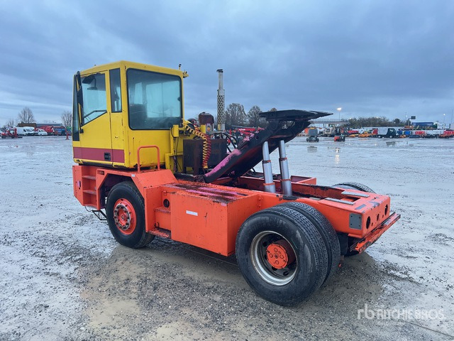 1999 CVS TT2516V Terminal Tractor :Misc. Truck - Tracteur portuaire: photos 2 1999 CVS TT2516V Terminal Tractor :Misc. Truck - Tracteur portuaire: photos 2