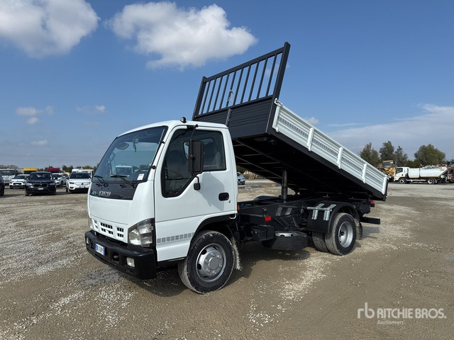 2006 Isuzu NQR 75 4x2 Dump Truck: Light Duty - Camion benne: photos 1 2006 Isuzu NQR 75 4x2 Dump Truck: Light Duty - Camion benne: photos 1