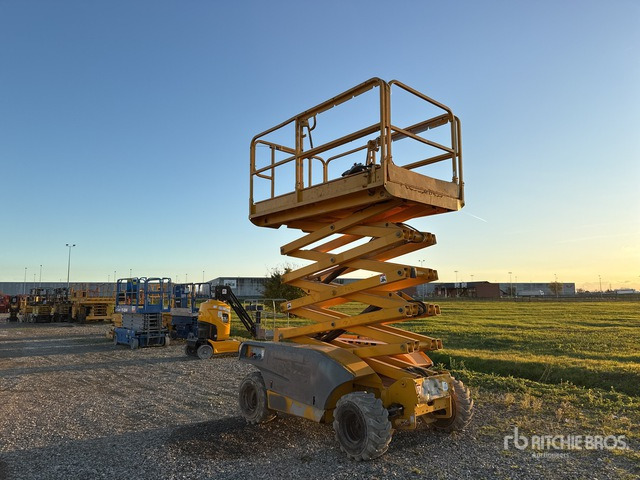 2007 Haulotte Compact 12RTE Electric Scissor Lift - Nacelle ciseaux: photos 1 2007 Haulotte Compact 12RTE Electric Scissor Lift - Nacelle ciseaux: photos 1