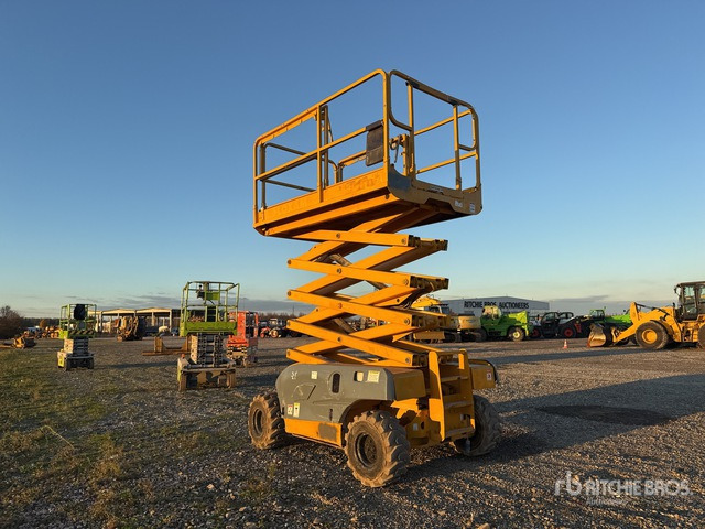2007 Haulotte Compact 12RTE Electric Scissor Lift - Nacelle ciseaux: photos 3 2007 Haulotte Compact 12RTE Electric Scissor Lift - Nacelle ciseaux: photos 3