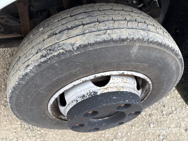 2010 Renault Midlum 215.75 4x2 Curtain Side Truck - Camion à rideaux coulissants: photos 5 2010 Renault Midlum 215.75 4x2 Curtain Side Truck - Camion à rideaux coulissants: photos 5