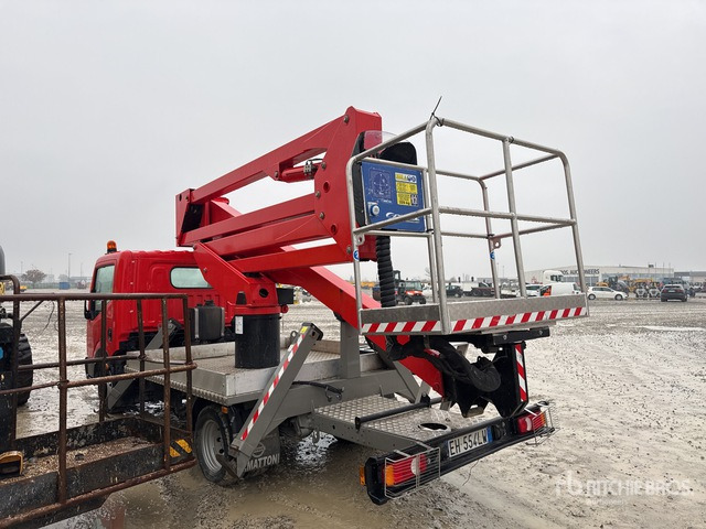2011 Nissan Cabstar 2011 Socage DA320 20 m on (Inop ... Bucket Truck - Camion avec nacelle: photos 3 2011 Nissan Cabstar 2011 Socage DA320 20 m on (Inop ... Bucket Truck - Camion avec nacelle: photos 3