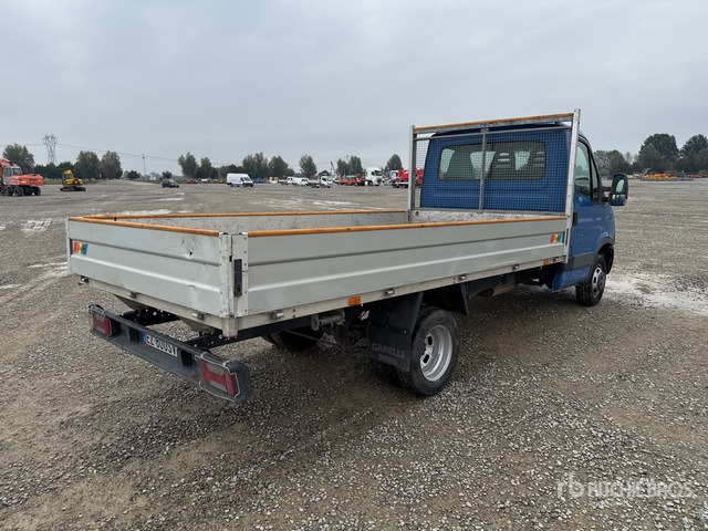 2015 Iveco Daily 35C11 Autocarro cassone fisso - Utilitaire plateau: photos 3 2015 Iveco Daily 35C11 Autocarro cassone fisso - Utilitaire plateau: photos 3