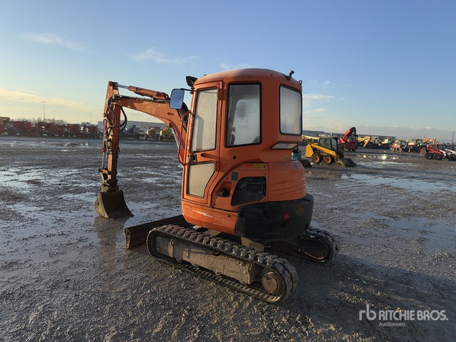 2015 Kubota U35-3A3 Mini Excavator: <6.6t - Mini pelle: photos 2 2015 Kubota U35-3A3 Mini Excavator: <6.6t - Mini pelle: photos 2
