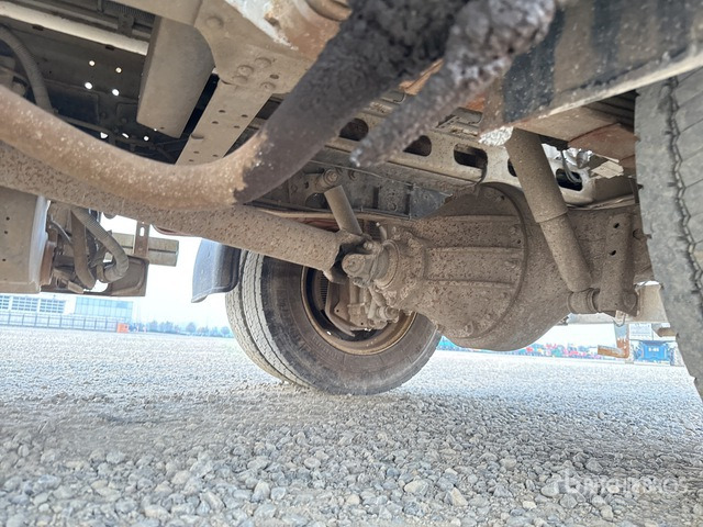 2016 Isuzu NPR 75 4x2 Waste Collection Truck - Benne à ordures ménagères: photos 4 2016 Isuzu NPR 75 4x2 Waste Collection Truck - Benne à ordures ménagères: photos 4