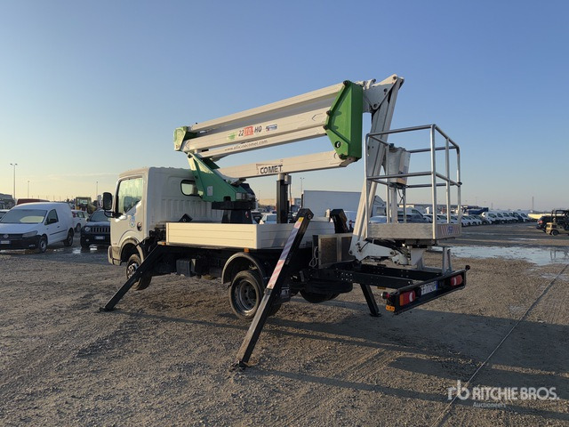 2016 Nissan Cabstar 35.12 2016 Comet 77FT00005 21 m on Bucket Truck - Camion avec nacelle: photos 2 2016 Nissan Cabstar 35.12 2016 Comet 77FT00005 21 m on Bucket Truck - Camion avec nacelle: photos 2