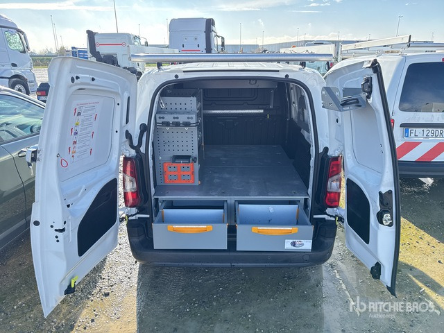 Camion fourgon 2020 Opel Combo 1.5 100CV EDITION L1 MT6 Van Truck: photos 6 Camion fourgon 2020 Opel Combo 1.5 100CV EDITION L1 MT6 Van Truck: photos 6