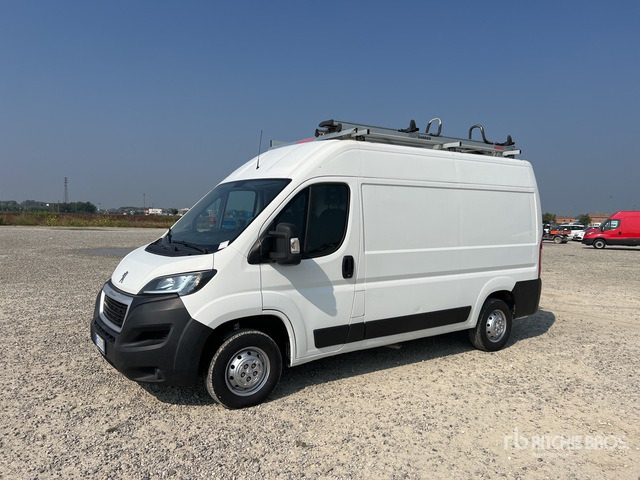 2021 Peugeot Boxer 333 L2H2 2.2 BLUEHDI 140CV S&S Van Truck - Fourgon utilitaire: photos 3 2021 Peugeot Boxer 333 L2H2 2.2 BLUEHDI 140CV S&S Van Truck - Fourgon utilitaire: photos 3