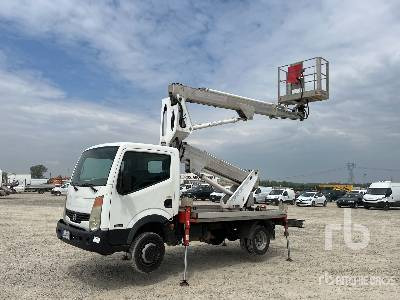 NISSAN CABSTAR 35.11 2011 Multitel MX200DS 20 m on - Camion avec nacelle: photos 1 NISSAN CABSTAR 35.11 2011 Multitel MX200DS 20 m on - Camion avec nacelle: photos 1