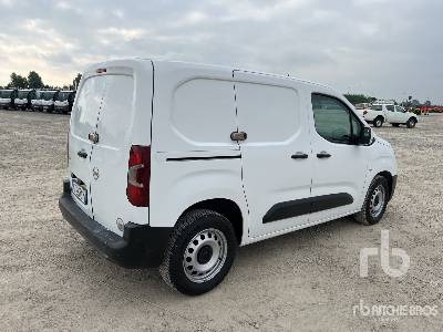 OPEL COMBO 1.6 DIESEL 75CV L1 1000 KG MT5 - Camion fourgon: photos 3 OPEL COMBO 1.6 DIESEL 75CV L1 1000 KG MT5 - Camion fourgon: photos 3