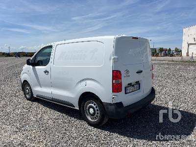 TOYOTA PROACE - Camion fourgon: photos 2 TOYOTA PROACE - Camion fourgon: photos 2