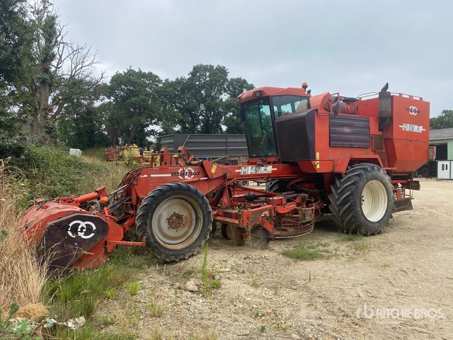 1998 Matrot M41H Self-Propelled Machine A Better ... Sugar Beet Harvester - Broyeur/ Épareuse: photos 1 1998 Matrot M41H Self-Propelled Machine A Better ... Sugar Beet Harvester - Broyeur/ Épareuse: photos 1
