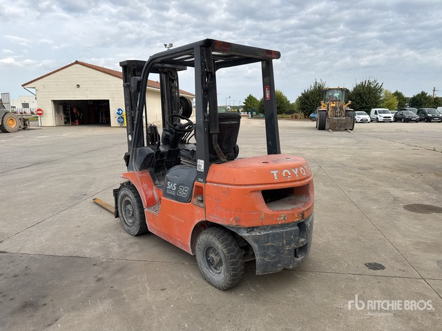 2002 Toyota 02-7FDF25 2500 kg Chariot Elevateur Forklift - Chariot élévateur: photos 4 2002 Toyota 02-7FDF25 2500 kg Chariot Elevateur Forklift - Chariot élévateur: photos 4