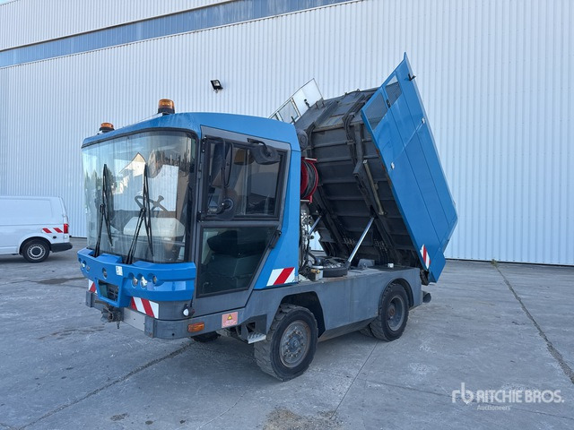 2006 Mathieu Yno C540 2006 Mathieu yno 540 on 4x2 Cam ... Vacuum Excavator Truck - Camion hydrocureur: photos 3 2006 Mathieu Yno C540 2006 Mathieu yno 540 on 4x2 Cam ... Vacuum Excavator Truck - Camion hydrocureur: photos 3