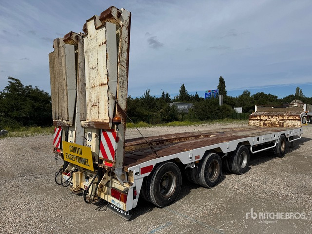 2007 Nicolas 68200 kg Quad/A Extendable Semi ... Lowboy Trailer - Semi-remorque surbaissé: photos 3 2007 Nicolas 68200 kg Quad/A Extendable Semi ... Lowboy Trailer - Semi-remorque surbaissé: photos 3