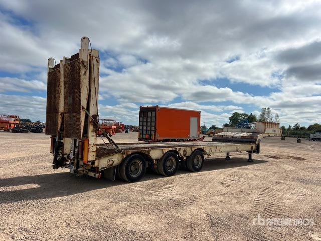 2008 Castera 3SS34T Remorque Porte-Engins 3 Essieux ... Lowboy Trailer - Semi-remorque surbaissé: photos 4 2008 Castera 3SS34T Remorque Porte-Engins 3 Essieux ... Lowboy Trailer - Semi-remorque surbaissé: photos 4