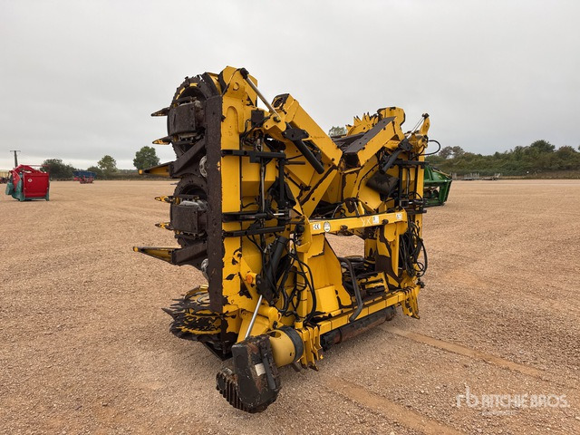 2010 New Holland FI470 Bec A Mais 10 Rangs 10 Row Corn Forage Harvester Header - Broyeur/ Épareuse: photos 4 2010 New Holland FI470 Bec A Mais 10 Rangs 10 Row Corn Forage Harvester Header - Broyeur/ Épareuse: photos 4