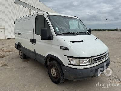 IVECO 29L10HPI Vehicule Utilitaire - Fourgon utilitaire: photos 4 IVECO 29L10HPI Vehicule Utilitaire - Fourgon utilitaire: photos 4