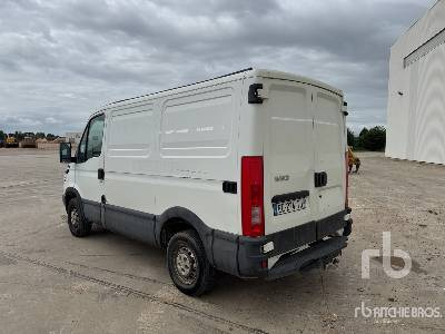 IVECO 29L10HPI Vehicule Utilitaire - Fourgon utilitaire: photos 2 IVECO 29L10HPI Vehicule Utilitaire - Fourgon utilitaire: photos 2