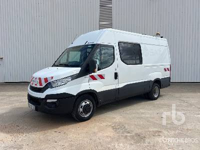 IVECO 35C15 Vehicule Utilitaire - Fourgon utilitaire: photos 1 IVECO 35C15 Vehicule Utilitaire - Fourgon utilitaire: photos 1