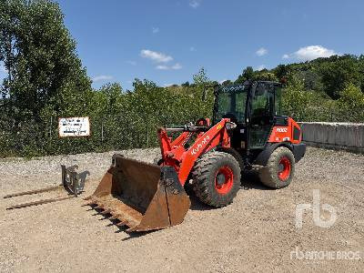 KUBOTA R082 Chargeuse Sur Pneus - Chargeuse sur pneus: photos 1 KUBOTA R082 Chargeuse Sur Pneus - Chargeuse sur pneus: photos 1
