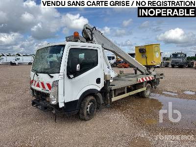 NISSAN NT400 CABSTAR 3 2015 Multitel 160 ALU 16 m on C ... - Camion avec nacelle: photos 1 NISSAN NT400 CABSTAR 3 2015 Multitel 160 ALU 16 m on C ... - Camion avec nacelle: photos 1