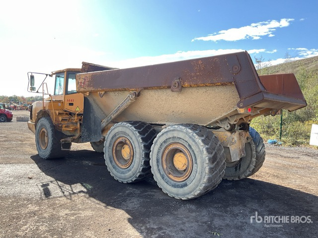 2005 Volvo A30D 6x6 Articulated Dump Truck - Tombereau articulé: photos 4 2005 Volvo A30D 6x6 Articulated Dump Truck - Tombereau articulé: photos 4