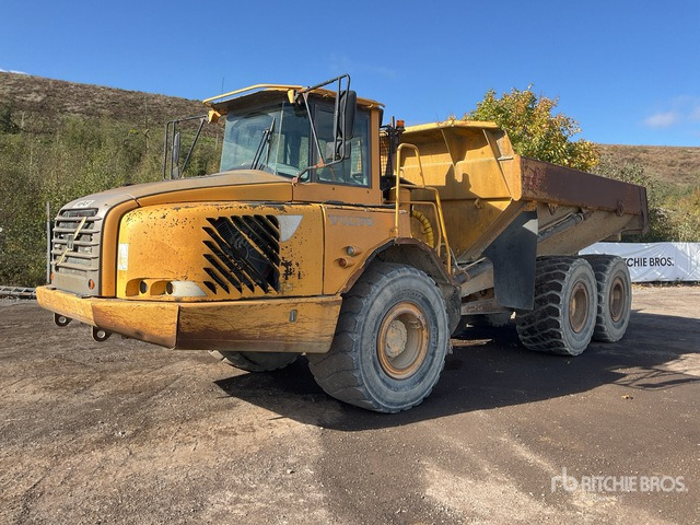 2005 Volvo A30D 6x6 Articulated Dump Truck - Tombereau articulé: photos 1 2005 Volvo A30D 6x6 Articulated Dump Truck - Tombereau articulé: photos 1