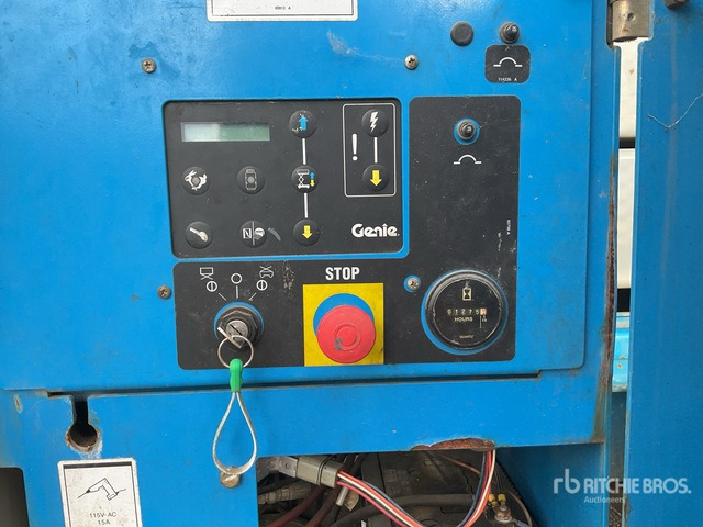 2007 Genie GS-5390 4x4 Diesel Scissor Lift - Nacelle ciseaux: photos 5 2007 Genie GS-5390 4x4 Diesel Scissor Lift - Nacelle ciseaux: photos 5