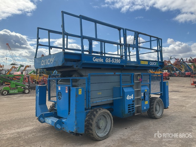 2007 Genie GS5390 4x4 Diesel Scissor Lift - Nacelle ciseaux: photos 2 2007 Genie GS5390 4x4 Diesel Scissor Lift - Nacelle ciseaux: photos 2
