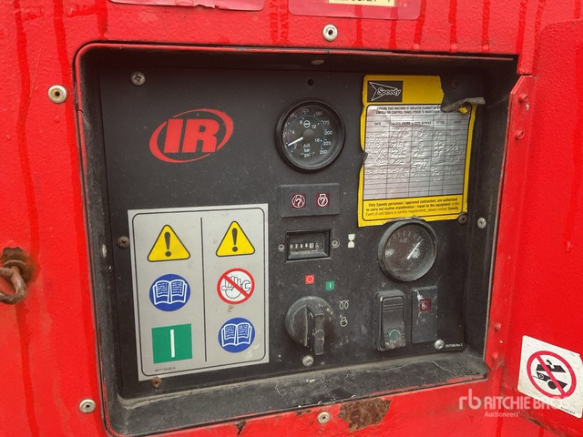 2007 Ingersoll Rand R1300F Mobile Air Compressor - Compresseur d'air: photos 5 2007 Ingersoll Rand R1300F Mobile Air Compressor - Compresseur d'air: photos 5