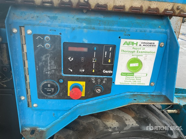 2008 Genie GS3268 4x4 Diesel Scissor Lift - Nacelle ciseaux: photos 5 2008 Genie GS3268 4x4 Diesel Scissor Lift - Nacelle ciseaux: photos 5