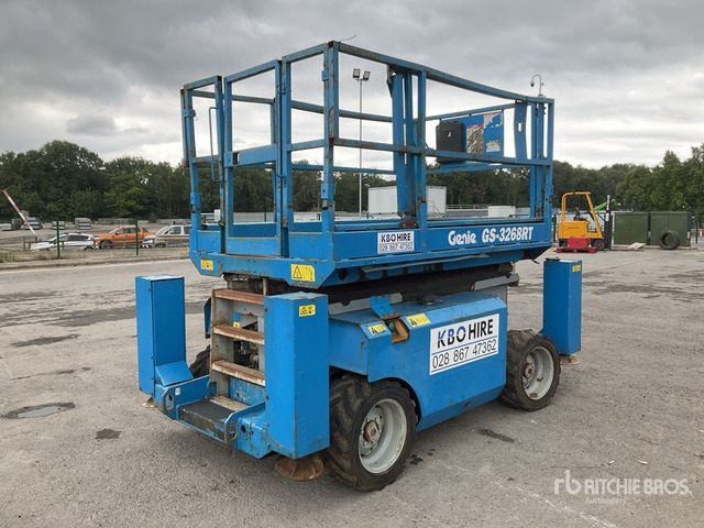 2008 Genie GS3268 4x4 Diesel Scissor Lift - Nacelle ciseaux: photos 3 2008 Genie GS3268 4x4 Diesel Scissor Lift - Nacelle ciseaux: photos 3