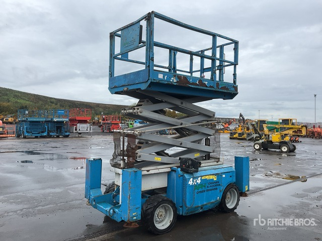 2008 Genie GS3268 4x4 Diesel Scissor Lift - Nacelle ciseaux: photos 2 2008 Genie GS3268 4x4 Diesel Scissor Lift - Nacelle ciseaux: photos 2