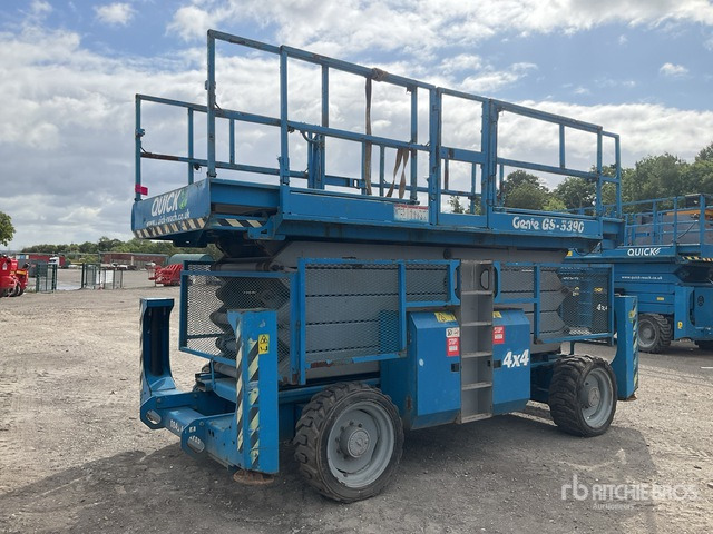 2008 Genie GS5390 4x4 Diesel Scissor Lift - Nacelle ciseaux: photos 3 2008 Genie GS5390 4x4 Diesel Scissor Lift - Nacelle ciseaux: photos 3